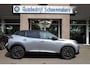 Peugeot 2008 1.2 PureTech GT Pack 131PK!! ALCANTARA/LEER CAMERA STOELVERWARMING CARPLAY DUO-TONE DAB 2xKEYLESS 2xPDC CRUISE 18"LMV