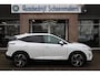 Nissan Qashqai 1.3 MHEV Xtronic Tekna Plus PARELMOER! PANO BOSE LEER+MEMORY ACC PRO-PILOT MASSAGE CARPLAY 360-CAMERA RUIT/STUUR/STOELVERWARMING DAB 20"LMV 2xKEYLESS ELEK.KLEP DODEHOEK/VERKEERSBORDDETECTIE PEARL-WHITE ENZ.