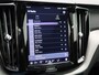 Volvo XC60 2.0 T8 Plug-in hybrid AWD Plus Dark | Panoramadak | Automaat | Apple Carplay / Android Auto | Stoel-stuurverwarming | Virtual Cockpit | Camera | Climate Control | Leder | Elektrisch Verstelbare Stoelen | Elektrische Achterklep | Lichtmetalen Velgen |