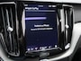 Volvo XC60 2.0 T8 Plug-in hybrid AWD Plus Dark | Panoramadak | Automaat | Apple Carplay / Android Auto | Stoel-stuurverwarming | Virtual Cockpit | Camera | Climate Control | Leder | Elektrisch Verstelbare Stoelen | Elektrische Achterklep | Lichtmetalen Velgen |