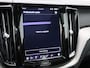 Volvo XC60 2.0 T8 Plug-in hybrid AWD Plus Dark | Panoramadak | Automaat | Apple Carplay / Android Auto | Stoel-stuurverwarming | Virtual Cockpit | Camera | Climate Control | Leder | Elektrisch Verstelbare Stoelen | Elektrische Achterklep | Lichtmetalen Velgen |