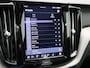 Volvo XC60 2.0 T8 Plug-in hybrid AWD Plus Dark | Panoramadak | Automaat | Apple Carplay / Android Auto | Stoel-stuurverwarming | Virtual Cockpit | Camera | Climate Control | Leder | Elektrisch Verstelbare Stoelen | Elektrische Achterklep | Lichtmetalen Velgen |