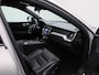 Volvo XC60 2.0 T8 Plug-in hybrid AWD Plus Dark | Panoramadak | Automaat | Apple Carplay / Android Auto | Stoel-stuurverwarming | Virtual Cockpit | Camera | Climate Control | Leder | Elektrisch Verstelbare Stoelen | Elektrische Achterklep | Lichtmetalen Velgen |
