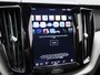 Volvo XC60 2.0 T8 Plug-in hybrid AWD Plus Dark | Panoramadak | Automaat | Apple Carplay / Android Auto | Stoel-stuurverwarming | Virtual Cockpit | Camera | Climate Control | Leder | Elektrisch Verstelbare Stoelen | Elektrische Achterklep | Lichtmetalen Velgen |