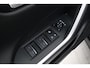 Toyota RAV4 2.5 Hybrid Bi-Tone | Trekhaak | Leder | Apple Carplay / Android Auto | Stoel-/stuurverwarming | Verwarmbare voorruit | 19 inch | Adaptive Cruise | Parkeersensoren voor/achter