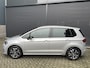 Volkswagen Golf Sportsvan 1.5 TSI ACT Comfortline Airco - Cruise control - Navigatiesysteem - Parkeersensoren voor en achter - Trekhaak - Voorstoelen verwarmd - Licht metalen velgen 16 inch - Radio - Start/stop systeem - Stuur leder - Stuur