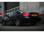 BMW 3-Serie Cabrio 325i 218 pk High Executive M-Sportpakket / NL-Auto/ Leder/ Sport-Stoelen/ Stoel.Verw/ Climate/ Cruise-Controle/ Sport-Uitlaat/ 19'' LMV