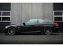 BMW 3-Serie Cabrio 325i 218 pk High Executive M-Sportpakket / NL-Auto/ Leder/ Sport-Stoelen/ Stoel.Verw/ Climate/ Cruise-Controle/ Sport-Uitlaat/ 19'' LMV