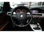 BMW 3-Serie Cabrio 325i 218 pk High Executive M-Sportpakket / NL-Auto/ Leder/ Sport-Stoelen/ Stoel.Verw/ Climate/ Cruise-Controle/ Sport-Uitlaat/ 19'' LMV