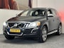 Volvo XC60 2.0 T5 FWD R-DESIGN AUTOMAAT NAVIGATIE ACHTERUITRIJ CAMERA STOELVERWARMING ELECTR. VERSTELBARE VOORSTOEL MET GEHEUGEN ZEER MOOI !!