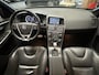 Volvo XC60 2.0 T5 FWD R-DESIGN AUTOMAAT NAVIGATIE ACHTERUITRIJ CAMERA STOELVERWARMING ELECTR. VERSTELBARE VOORSTOEL MET GEHEUGEN ZEER MOOI !!