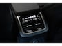 Volvo XC90 T8 AWD Ultra Dark | Verwarmde, Geventileerde en Masserende Voorstoelen | Luchtvering | Panoramisch Schuif-/Kanteldak | Semi-Elektrische Trekhaak | 360º Camera | Gelamineerd en Getint Glas Achter| Bowers & Wilkins |