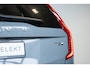 Volvo XC90 T8 AWD Ultra Dark | Verwarmde, Geventileerde en Masserende Voorstoelen | Luchtvering | Panoramisch Schuif-/Kanteldak | Semi-Elektrische Trekhaak | 360º Camera | Gelamineerd en Getint Glas Achter| Bowers & Wilkins |