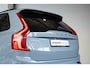 Volvo XC90 T8 AWD Ultra Dark | Verwarmde, Geventileerde en Masserende Voorstoelen | Luchtvering | Panoramisch Schuif-/Kanteldak | Semi-Elektrische Trekhaak | 360º Camera | Gelamineerd en Getint Glas Achter| Bowers & Wilkins |