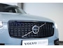 Volvo XC90 T8 AWD Ultra Dark | Verwarmde, Geventileerde en Masserende Voorstoelen | Luchtvering | Panoramisch Schuif-/Kanteldak | Semi-Elektrische Trekhaak | 360º Camera | Gelamineerd en Getint Glas Achter| Bowers & Wilkins |