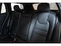 Volvo V60 B4 Essential Edition | Stoelverwarming | Stuurwielverwarming | Parkeersensoren voor + achter | Parkeercamera | BLIS | Lederen Bekleding | Pilot Assist | Google Infotainment