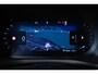 Volvo V60 B4 Essential Edition | Semi Elektrische wegklapbare Trekhaak | Stoelverwarming | Stuurwielverwarming | Parkeersensoren voor + achter | Parkeercamera | BLIS | Lederen Bekleding | Pilot Assist | Google Infotainment