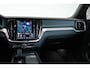 Volvo V60 B4 Essential Edition | Stoelverwarming | Stuurwielverwarming | Parkeersensoren voor + achter | Parkeercamera | BLIS | Lederen Bekleding | Pilot Assist | Google Infotainment