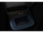 Volvo V60 B4 Essential Edition | Semi Elektrische wegklapbare Trekhaak | Stoelverwarming | Stuurwielverwarming | Parkeersensoren voor + achter | Parkeercamera | BLIS | Lederen Bekleding | Pilot Assist | Google Infotainment