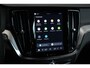 Volvo V60 B4 Essential Edition | Semi Elektrische wegklapbare Trekhaak | Stoelverwarming | Stuurwielverwarming | Parkeersensoren voor + achter | Parkeercamera | BLIS | Lederen Bekleding | Pilot Assist | Google Infotainment