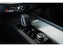 Volvo V60 B4 Essential Edition | Semi Elektrische wegklapbare Trekhaak | Stoelverwarming | Stuurwielverwarming | Parkeersensoren voor + achter | Parkeercamera | BLIS | Lederen Bekleding | Pilot Assist | Google Infotainment