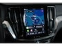 Volvo V60 B4 Essential Edition | Semi Elektrische wegklapbare Trekhaak | Stoelverwarming | Stuurwielverwarming | Parkeersensoren voor + achter | Parkeercamera | BLIS | Lederen Bekleding | Pilot Assist | Google Infotainment