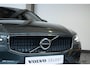 Volvo V60 B4 Essential Edition | Stoelverwarming | Stuurwielverwarming | Parkeersensoren voor + achter | Parkeercamera | BLIS | Lederen Bekleding | Pilot Assist | Google Infotainment