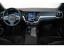 Volvo V60 B4 Essential Edition | Stoelverwarming | Stuurwielverwarming | Parkeersensoren voor + achter | Parkeercamera | BLIS | Lederen Bekleding | Pilot Assist | Google Infotainment