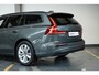Volvo V60 B4 Essential Edition | Semi Elektrische wegklapbare Trekhaak | Stoelverwarming | Stuurwielverwarming | Parkeersensoren voor + achter | Parkeercamera | BLIS | Lederen Bekleding | Pilot Assist | Google Infotainment
