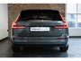 Volvo V60 B4 Essential Edition | Semi Elektrische wegklapbare Trekhaak | Stoelverwarming | Stuurwielverwarming | Parkeersensoren voor + achter | Parkeercamera | BLIS | Lederen Bekleding | Pilot Assist | Google Infotainment