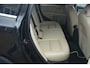 Volvo V70 2.5T Momentum Nederlandse auto 5 cilinder met oa leren bekleding navigatie pdc trekhaak cv ecc cruise control