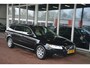 Volvo V70 2.5T Momentum Nederlandse auto 5 cilinder met oa leren bekleding navigatie pdc trekhaak cv ecc cruise control