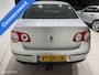Volkswagen Passat 1.6 FSI Trendline Navi