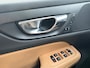 Volvo V60 Cross Country 2.0 T5 AWD Pro | Panoramadak | Head Up Display | Adaptieve Cruise Control | Dode Hoek Detectie | Standkachel |