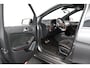 Mercedes-Benz B-klasse 180 Business Solution AMG | Trekhaak | Navigatie | Stoelverwarming |
