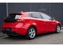 Volvo V40 T3 Momentum | Cruise control | Climate control | Mulitfunctioneel stuurwiel | Regensensor | 16 inch lichtmetalen velgen