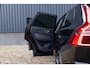 Volvo XC60 2.0 T8 Plug-in hybrid AWD Plus Black Edition | Luchtvering | Harman Kardon | Adaptieve cruise | Panorama dak | Nieuw |