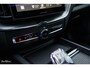 Volvo XC60 2.0 T8 Plug-in hybrid AWD Plus Black Edition | Luchtvering | Harman Kardon | Adaptieve cruise | Panorama dak | Nieuw |