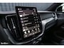 Volvo XC60 2.0 T8 Plug-in hybrid AWD Plus Black Edition | Luchtvering | Harman Kardon | Adaptieve cruise | Panorama dak | Nieuw |