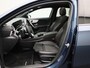 Mercedes-Benz A-klasse 180 Business Solution AMG | Schuif/Kanteldak | Sfeerverlichting | Memory Seats | Half Leder | LED Koplampen | Stoelverwarming | Camera |
