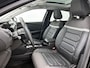 Citroën E-C4 Shine 50 kWh 136pk | Accu SOH 94% | Navigatie | Schuif-/kanteldak | Achteruitrijcamera | Half Lederen comfortstoelen | Climate Control | Adaptieve Cruise Control | Full Led koplampen | Head-up display | Parkeersensoren v+a | Keyless | Dodehoeksensor | Apple Carplay / Android Auto | Bluetooth | DAB+ radio | Donker getint glas | 18" lichtmetalen velgen |