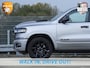 Dodge Ram 1500 | Laramie | Night | 3.0L I6 Hurricane | Crew Cab | 4X4 | | BPM-VRIJ | Niveau regeling | Passenger Display | Getoonde accessoires zijn verkrijgbaar tegen meerprijs