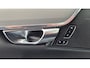 Volvo V90 2.0 T6 Phev AWD Plus 19” Wielen - Panoramadak - Trekhaak – Harman Kardon Audio -  Camera achter - Climate - Privacy Glass – Zwart lederen Interieur – Electrisch bedienbare voorstoelen met memory- Achterbank verwarming - Voorruit verwarming