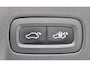 Volvo V90 2.0 T6 Phev AWD Plus 19” Wielen - Panoramadak - Trekhaak – Harman Kardon Audio -  Camera achter - Climate - Privacy Glass – Zwart lederen Interieur – Electrisch bedienbare voorstoelen met memory- Achterbank verwarming - Voorruit verwarming