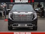 GMC Sierra DENALI 6.2 V8 426PK | HUD | ALLE OPTIES | HEAD-UP | LANE ASSIST | 360 CAMERA | VIRTUAL COCKPIT | BLACK LEDER | DUBBELE CABINE | 5 PERSOONS | PICK UP | Voorraad Nr 2561 - 4234