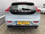 Volvo V40 2.0 T3 Momentum / Navigatie / Trekhaak / Cruise Control / Led Verlichting / 18 Inch LMV / Climate Control / Parkeersensoren / Verwarmde Stoelen / Telefoon / Compleet Dealer Onderhouden.