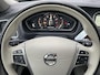 Volvo V40 2.0 T3 Momentum / Navigatie / Trekhaak / Cruise Control / Led Verlichting / 18 Inch LMV / Climate Control / Parkeersensoren / Verwarmde Stoelen / Telefoon / Compleet Dealer Onderhouden.
