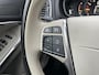 Volvo V40 2.0 T3 Momentum / Navigatie / Trekhaak / Cruise Control / Led Verlichting / 18 Inch LMV / Climate Control / Parkeersensoren / Verwarmde Stoelen / Telefoon / Compleet Dealer Onderhouden.