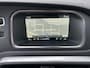 Volvo V40 2.0 T3 Momentum / Navigatie / Trekhaak / Cruise Control / Led Verlichting / 18 Inch LMV / Climate Control / Parkeersensoren / Verwarmde Stoelen / Telefoon / Compleet Dealer Onderhouden.
