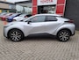 Toyota C-HR 1.8 Hybrid 140 First Edition NAVIGATIE STOEL/STUUR VERWARMING ELEK. ACHTERKLEP DRAADLOOS TELEFOON LADEN